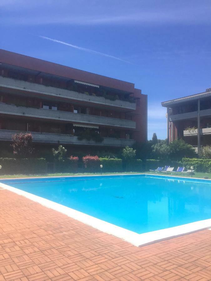 Casa Palazzo Apartment Desenzano del Garda Bagian luar foto
